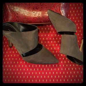 Ivanka Trump slate soft suede heels